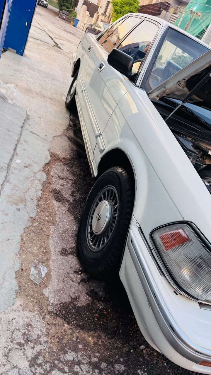 سلام عليكم اخوان عندي سوبر سيدان موديل 88 السياره نضيفه جدا تبريد تدفئه كير محرك 2500vvt تخم تاير صدر امامي خلفي كهربائيات كلها شغاله ورقم مميز الانكليزي هزه جديده بسمي مسويله ادامه كامله ربع متصرف عليها السعر 75 وبيها مجال مكان السياره بغداد ***********
