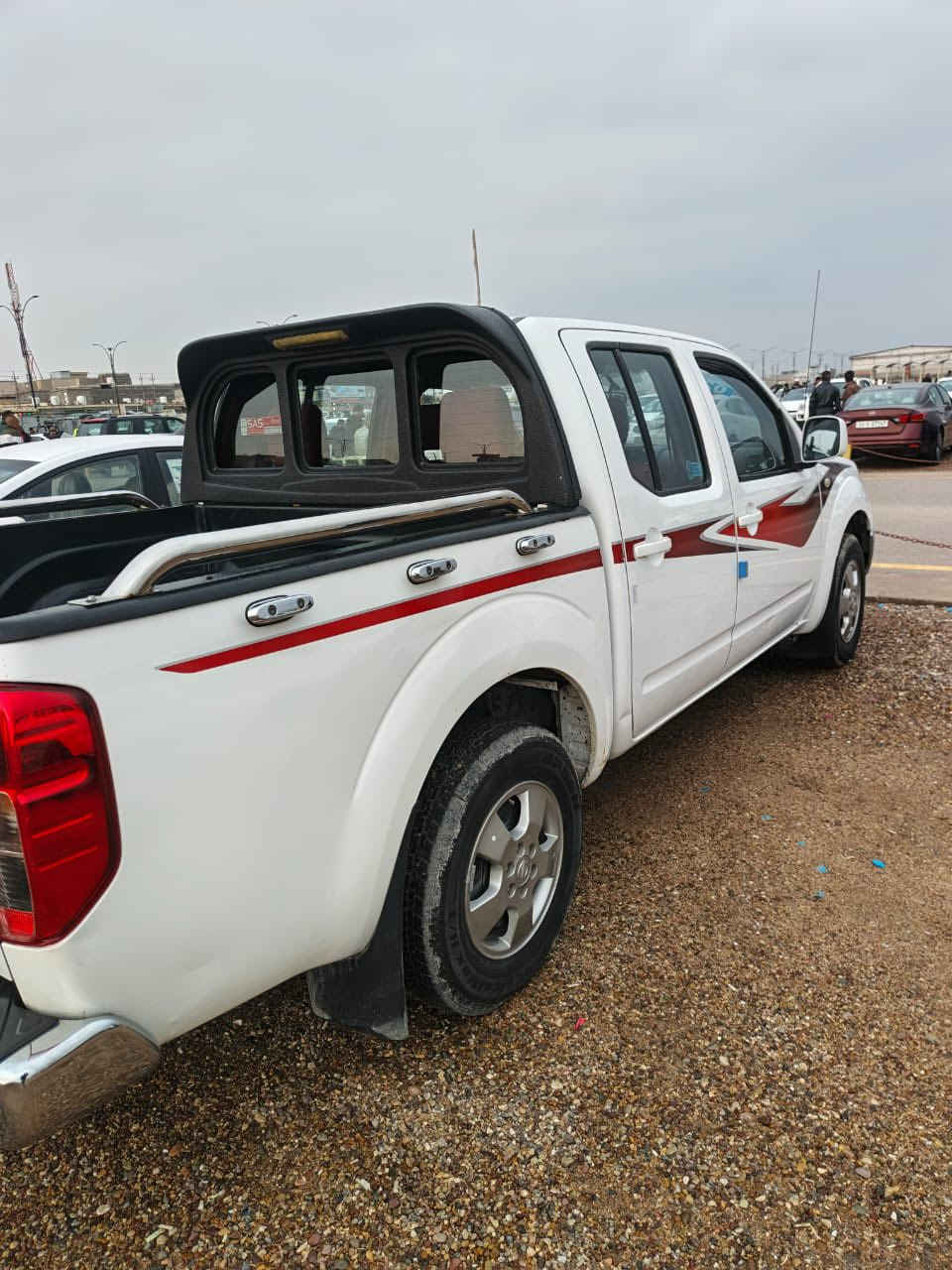 سلام عليكم ..سياره بيكم نيفارا 2013 سياره مكفوله من الضربه والكص ونقل جثه بيها رصعات قليله شوف العين محرك بلادي ما مفتوح  والكير خير من الله رقم انكليزي سنويه 2030  سياره احلى من الصور تجي وتشوف بعينك الرقم الاتصال ***********
السعر 128 وبيها مجال
