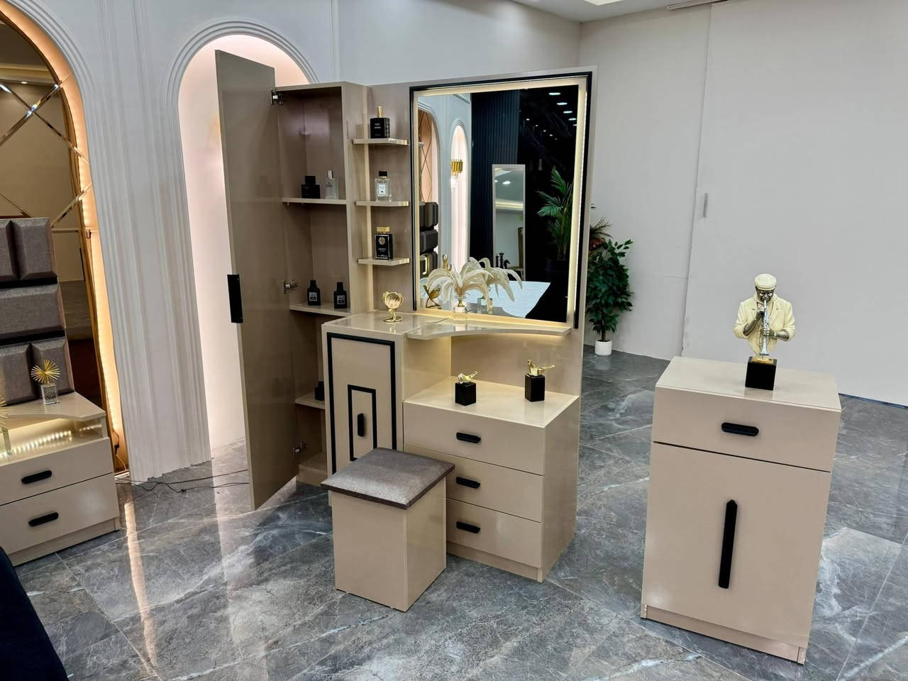 من معرض وموبليات اميد 
انسب أسعار لدينا افتر سوك بل أخير تعال يمنا وأحكم بنفسك
💥💥📣📣📣📣
يتوفر لدينا غرفة نوم 5 قطع و غرفة نوم 6 قطع وغرفة نوم 7 قطع وغرفة نوم 8 قطع وغرفة نوم 9 قطع وغرفة نوم 10 قطع وغرفة نوم 11 قطع كل موديلات غرف نوم متوفر لدينا أكثر من 200 موديل  من غرف
يتوفر لدينا غرف نوم شبايي

دوشك نفرين أكثر من 10 موديل 
دوشك نفر واحد أكثر من 10 موديل

قريولة خشب و حديد
وسفري تركي و عراقي و صيني 

تعلاكات أكثر من 21 موديل

طبلاة أكثر من 50 موديل
خماسي و ثلاثي و رباعي 

كنتور بابين و 3 أبواب و 4 أبواب و5 أبواب  و 6 أبواب 

وكاروك اكثر من 15 موديل 

مستواليت 
امرايه عمودي
ميز مكتبي 
كراسي مكتبي 
ميز طعام🍱🍜
ميز تلفزيون📺
عش مرجوحة
عش أطفال 
طخم ديوان
قريوله طابقين
زحلكيه
مرجوحة حديقه 
ميز طعام حديقه🍴

العنوان قضاء طوز خورماتو شارع عام مقابل معرض الغدير مجاور ايوب ديكورات او مجاور علي فاتح الزراعي

بإدارة
علي عباس 
***********
***********
