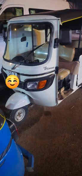 شباب 21 بيها لغد صبغ والكاعيات  كفاله مكينه وتراي زيرو مامفتوحه لوحه وسنويه انكليزي 5800 مكاني البياع الشرطه الخامسه قرب جامع الجميلي هاتف 📞 *********** الشراي يتصل
