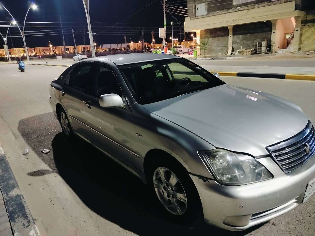 السلام عليكم 
شاهين ادوات كص قمار فقط موديل 5 
السيارة جاهزه من كل النواحي 
دواخل جداً نضيفه 
للبيع او المراوس 
مكان السيارة البصره 
موجود فيس و واتساب 
***********
