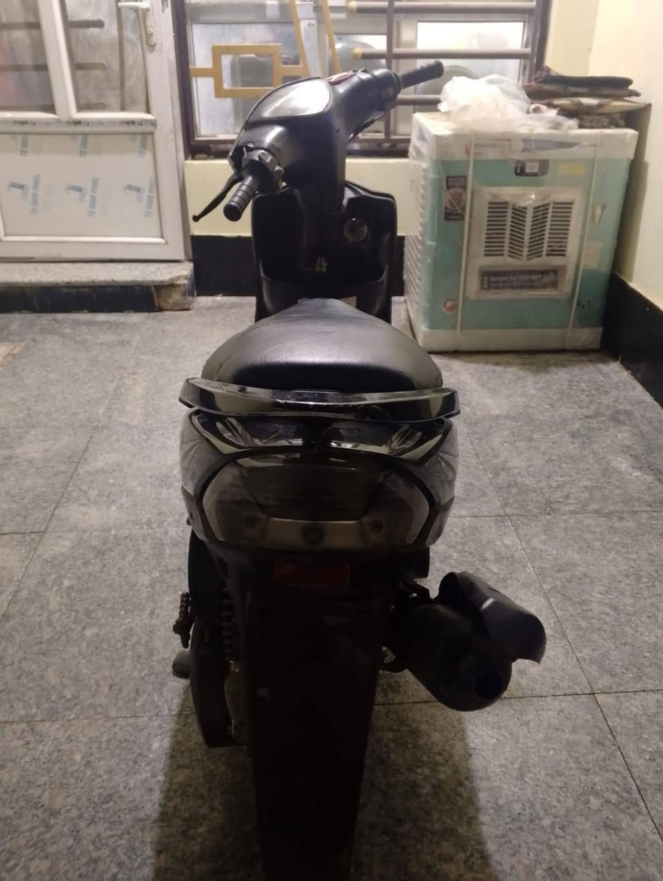 السلام عليكم ماكس عدلة مفتوحة مرة وحدة مبدل فقط لاستيك ولف كلة شغالة كهربائيات سلف هندر  اشاير كلة شغال شلعة ومعدل طيران كلش حلوة   كفرات ختم واحد وي المكينة  السعر 550 وبيه مجال للشراي للاستفسار ***********
