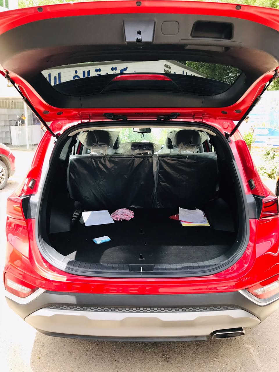 السلام عليكم ورحمة الله ، سنتافيا للبيع وارد كلين صورة الحادث في المنشور . موديل ٢٠٢٠ اربع سلندر ٢٥٠٠ فول عدا القمارة حديد والجنطة عادي الكشنات مخمل الباقي مواصفات السنتافيا معروفة السعر { ١٩ الف دولار $} مجال قليل . للتواصل ***********.
