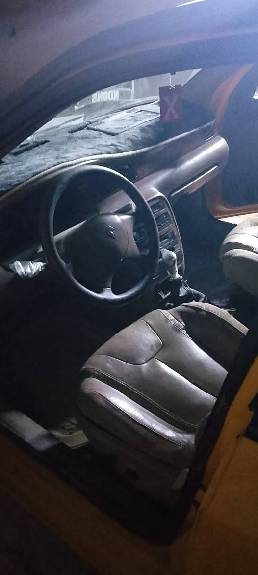 السلام عليكم عندي سمد موديل 2011 مكينه وقير فرنسي تبريد تخم تاير كهربائيات عامه دواخل حلوة سنويه بيه فقدان والرقم بغداد مااندل راعيه سياره جاهزه مابيه نقص *********** عنواني بغداد 15وبيه مجال
