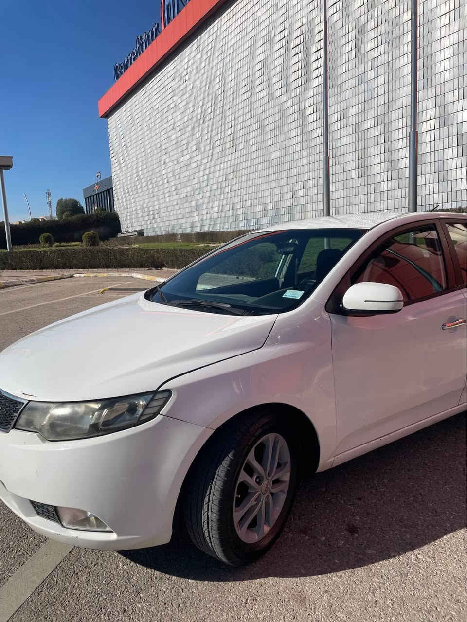 کیا سیراتۆ
سفری شەریکەی سۆران بە یەک دەست لای خۆم بووە
٢٣٠ هەزار ڕۆشتوە سەیارەکە ١ پەڵەی بۆیاخە مواسەفات کامێرا
حاسە
گێڕ ئۆتۆماتیکو عادی
دەسک کڕۆم و ویل کرۆم
سەیارەکە تازە سێرڤس کراوە ڕۆن و هایدرۆلیکی تازەیە هەموو گیانی سەیارەکە بەشەرت بە ناوی خۆمەوەیە
١١٠و مەجالێکی کەم
*********** السليمانية, العراق
