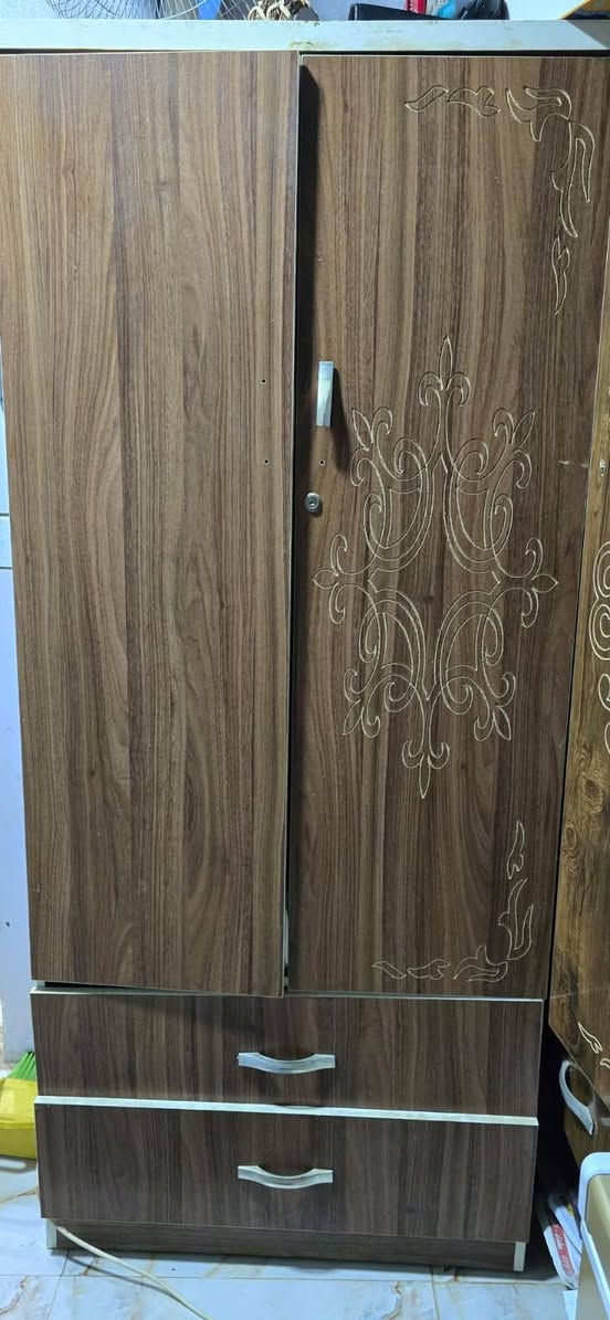 سلام عليكم متاااااح كناتير ثنين ثنينهن ١٥٠ وبيهن مجال بسيط كلش حك الجيه مكاني ديوانيه تقيه الثالثه ***********
