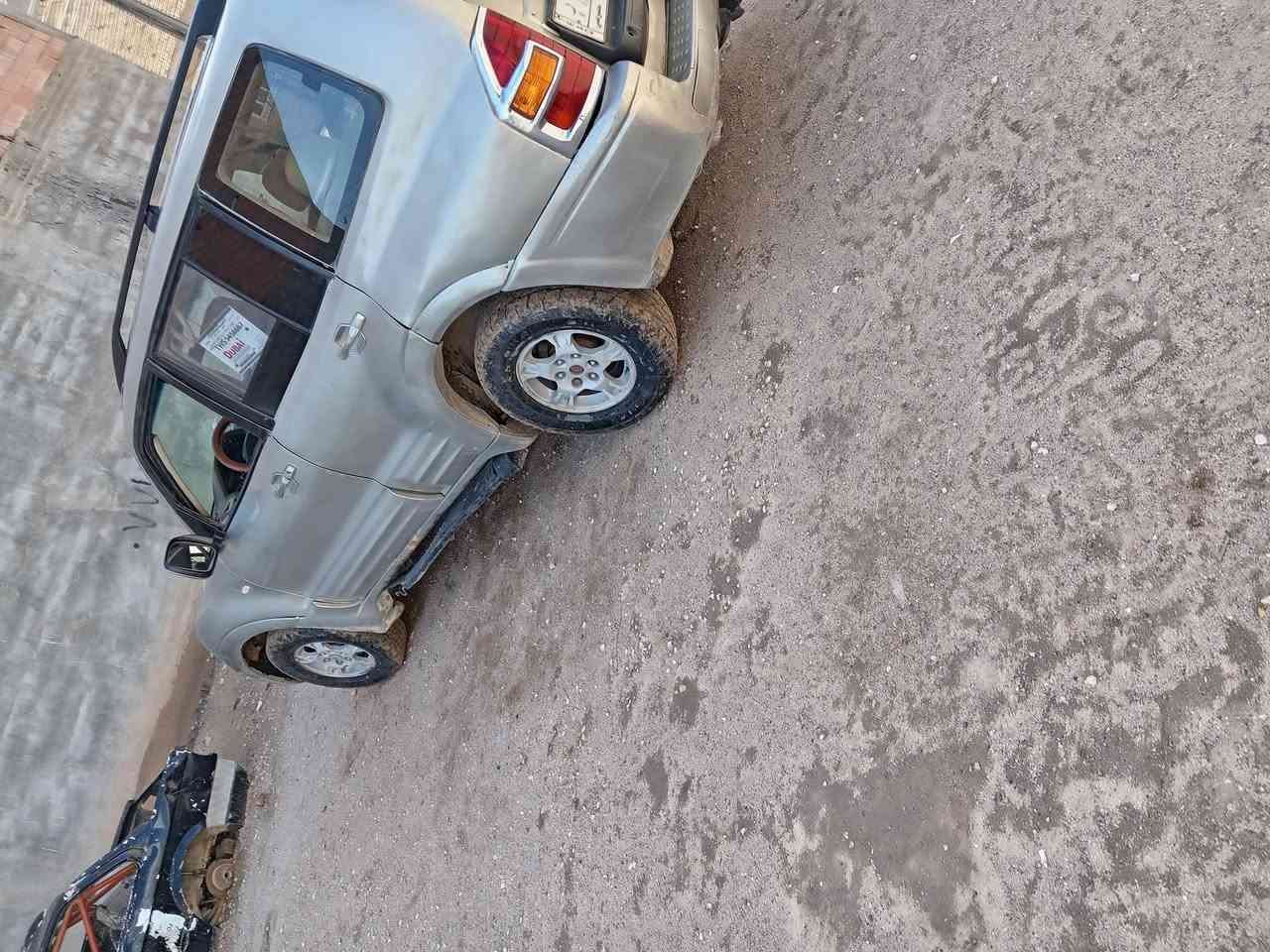 سياره للبيع باجيرو موديل 2001 رقم بصره الماني
ماكينه وقير فيفتي جدد 3000 حداديه نظيفه
السعر 68 وضيها مجال بيع ومراوس حسب القناعه
مكاني كربلاء ***********
