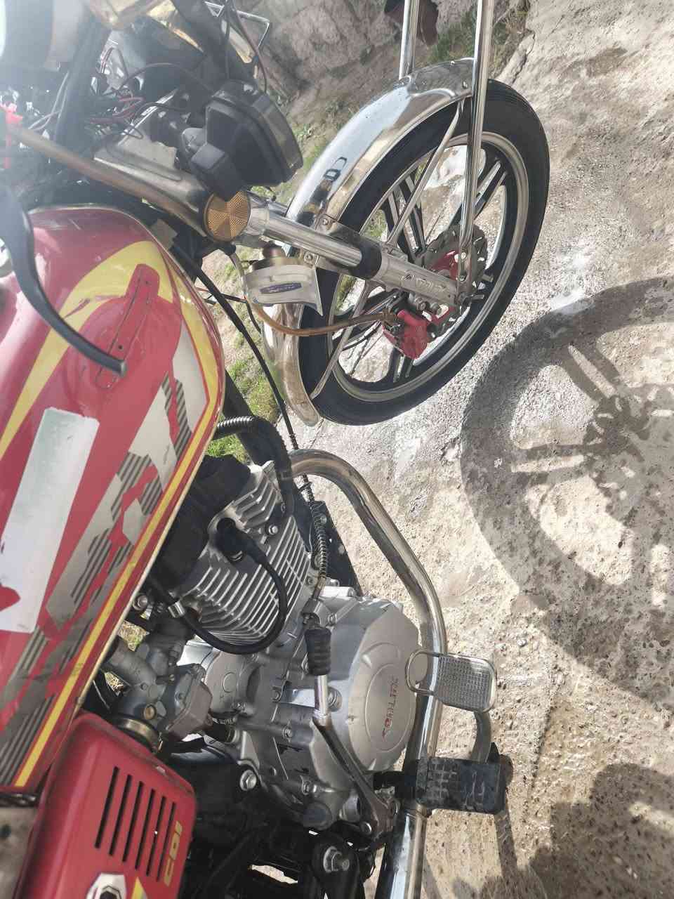 سلام عليكم
سيفان23
محرك نفخ مامفتوح
كهربائيات شغاله
شاشه طافيه
كلجات وباتري قبل اسبوع شديتهن
نشاط فول 
مكاني بيجي 
مراوس ب24ونطي فرق
 ***********
