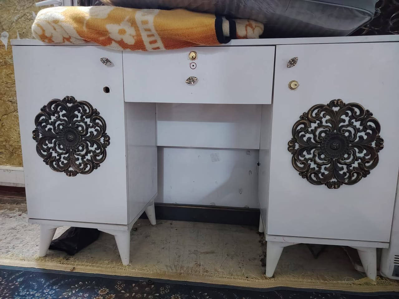 السلام عليكم غرفه نوم تركيه كامله للبيع العنوان بغداد حي حطين شارع السجاد متكونه من 7 قطع كنتور وجربايه وميز وميز مراية وكومديات 2 ومراية
وتوجد ثلاجه ما بيها نقص الفوك تجميد للتواصل خاص او واتساب او اتصال 
السلام عليكم غرفه نوم تركيه كامله للبيع العنوان بغداد حي حطين شارع السجاد متكونه من 7 قطع كنتور وجربايه وميز وميز مراية وكومديات 2 ومراية *********** بغداد حي حطين
