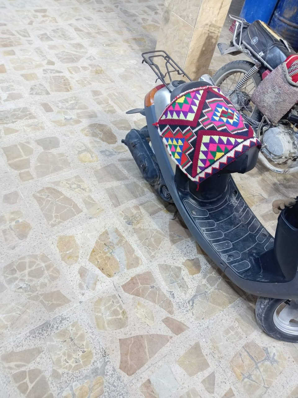 دراجه للبيع موديل 99نكره سلف شاصي مكفول مكينه ناعمه دراجه نضيفه ***********
مكلف بلنشر غير متواجد
