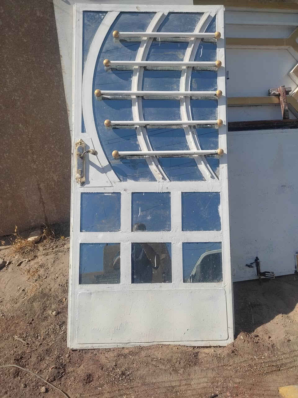 السلام عليكم عندي مجموعه باب 270×120مال مدخل وباب مطبخ نص جام وفرده شباج وباب سلايت2×2.5 كلهم رايدهن 200 الف بغداد حي الفرات ***********

