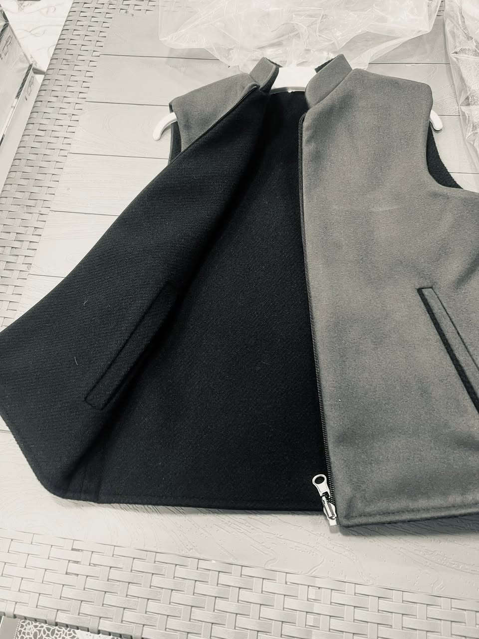 يلك  ولادي فقط
تكرر  تكرر الجديد اليوم 

يلك ولادي دبل فيس  سحاب

✨ أناقة، فخامة، ذوق… وكل هذا وأكثر في محلات لافي للزي العربي✨

اكتشف تشكيلتنا الجديدة بخامات عالية الجودة وتصاميم عصرية.

رقم الهاتف ***********

📍 العنوان: الشرقاط مجاور الدوره مدخل سوق قديم 

                         #لافي للزي الغربي 

🌟 اجعل عنوان الأناقة والفخامة مع لافي للزي العربي
