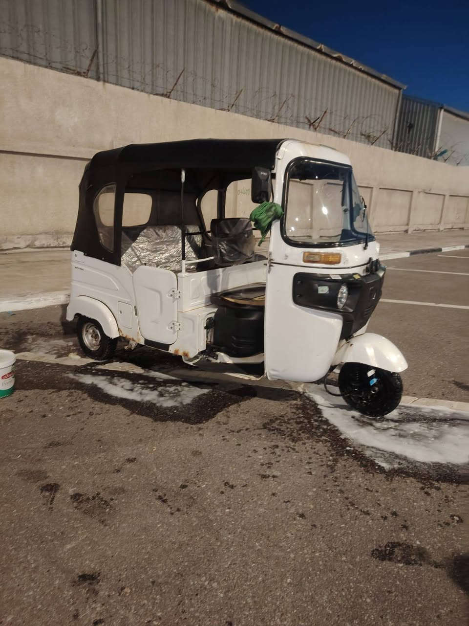 السلام عليكم تيك تيك 22 شهر 12. اوراق سحب مكاني بصره تكتك شوف العين بس يم الاسطاب بيها معجون فقط باقي مكفوله من الصبغ والمعجون حداديه خير من الله مكينه مدل بيها بس والفات تكتك نضيفه كلش سعر 4500وبيها مجال متواجد وتساب ***********
