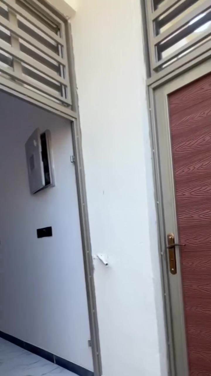 🚨اعلاً عقارات دار الجزيره 🏡
عن دار البيع 
مساحه 100متر 
الموقع /البصره /شط العرب/ الجزيره
شارع الصقر 
لاستفسار ***********☎️
