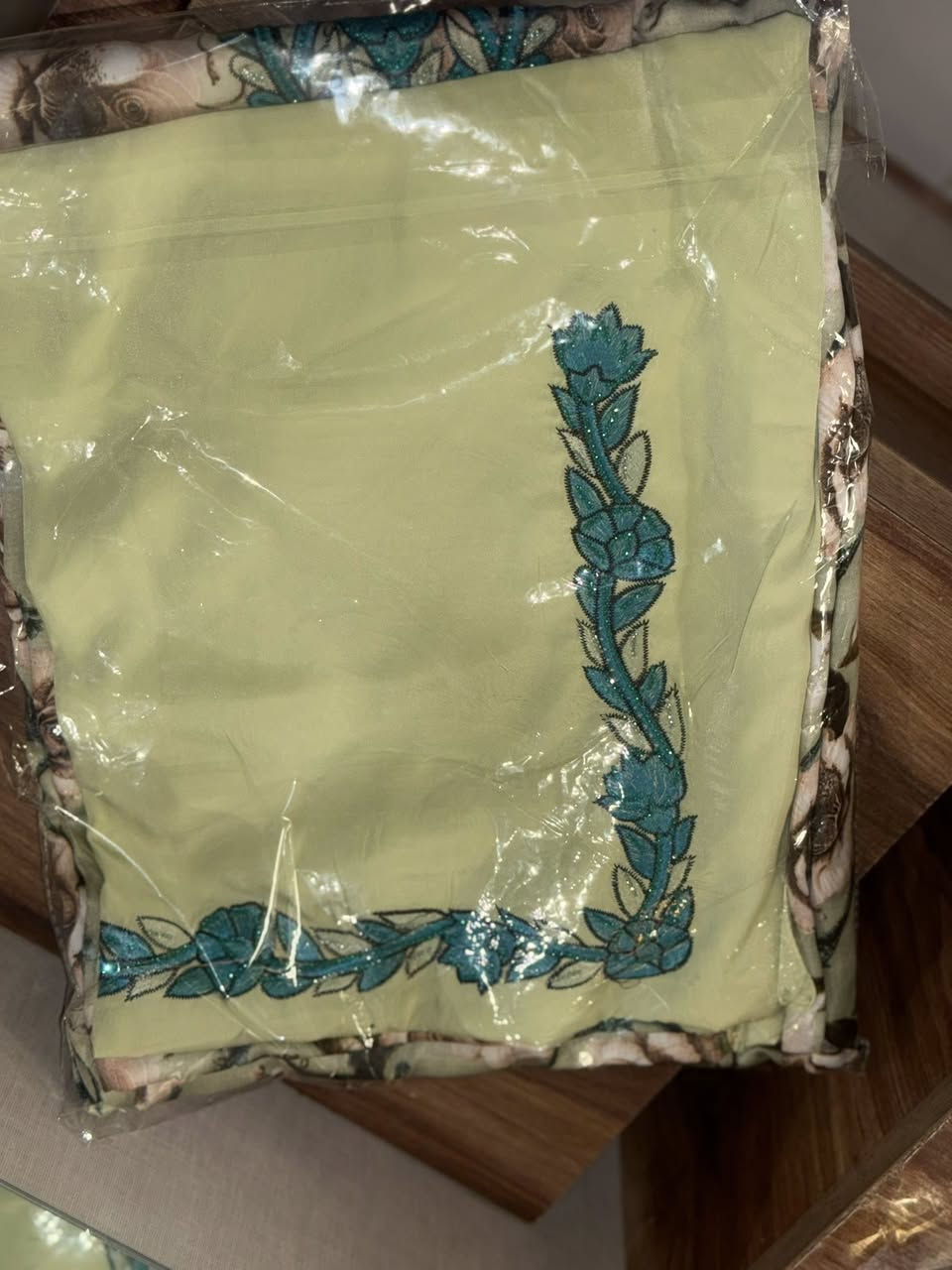 بنات هذني 12قطعه القماش حرير اندنوسي المخور ويا شال يجنن 🔥😍😍😍😍 وبأسعار مناسبه جداً فقط القطعه مع الشال ب 30 الف فقط


**إذا كنت صاحب هذا الإعلان وتريد حذفه لأي سبب، رجاءا أرسل رسالة إلى الدعم الفني**