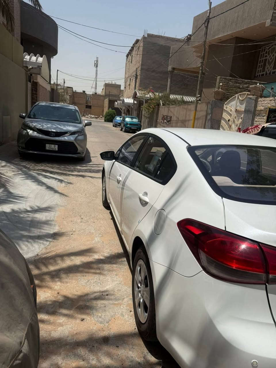 سلام عليكم
كيا سيراتو 
موديل 2017
رقم اربيل 
كفالة ماعدا دحجه بالدور وموضحه بالصورة 
السعر 125
العنوان نجف 
حيدر السعدي 
***********
