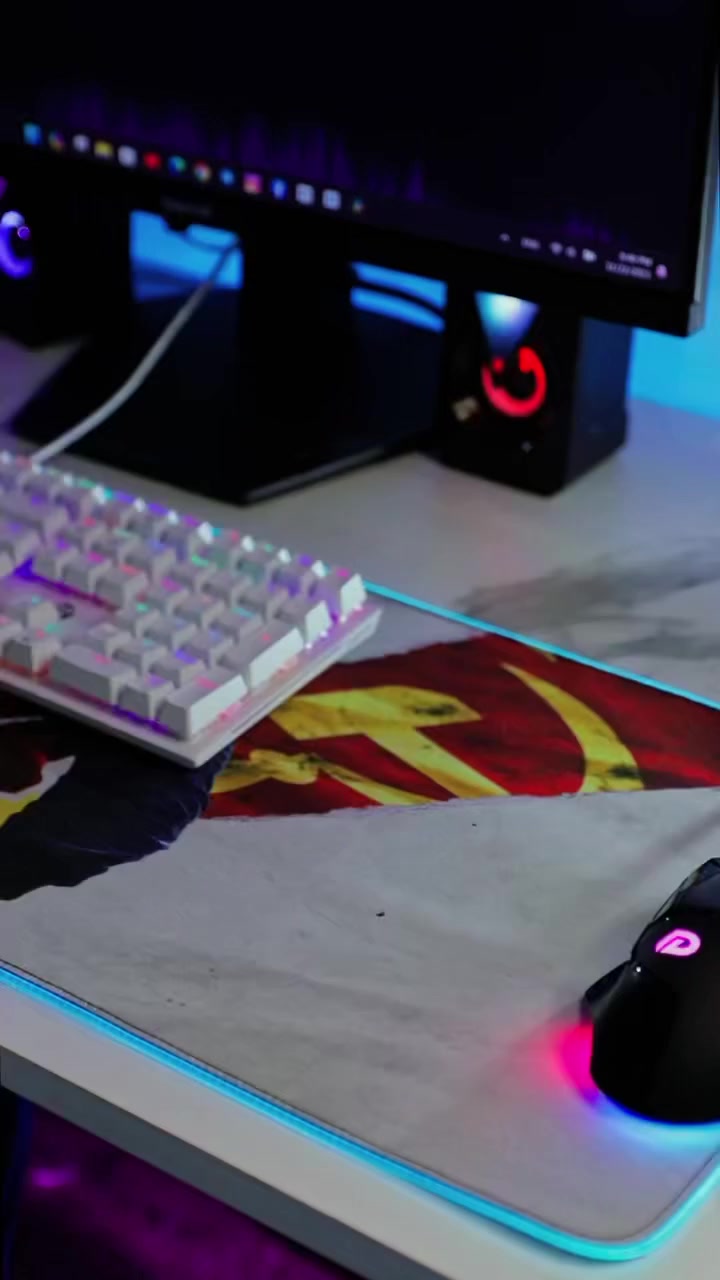 متوفر بسعر 6الف للقطعه الوحده ويوجد توصيل بغداد 3الف وباقي المحافضات5الف 
• سماعات M10 اللاسلكية تمنحك تجربة صوت قوية وتصميم عصري مع شاشة رقمية ذكية توضح نسبة شحن العلبة والسماعات بكل وضوح.

• شاشة LED ذكية لعرض البطارية:
تُظهر نسبة شحن العلبة والسماعتين (يمين / يسار) بشكل مباشر، لتبقى دائمًا على معرفة بحالة البطارية.

• تحكم باللمس (Touch Control):
تشغيل وإيقاف الموسيقى، الرد على المكالمات، والتنقل بين المقاطع بلمسة واحدة فقط.

• صوت واضح ومناسب للمكالمات:
تدعم بروتوكولات A2DP / HFP / HSP / AVRCP لضمان صوت مستقر وواضح أثناء المكالمات وتشغيل الموسيقى.

• بطارية عملية تدوم طويلًا:
تشغيل موسيقى حتى 5 ساعات للسماعات، مع وضع استعداد يصل إلى 280 ساعة.

• تصميم مدمج وسهل الحمل:
علبة شحن أنيقة وخفيفة، مثالية للاستخدام اليومي، العمل، الرياضة

• اتصال ثابت وسريع:
بلوتوث إصدار V5.3 لاقتران أسرع واستهلاك طاقة أقل مع مدى اتصال يصل إلى 10 أمتار


**إذا كنت صاحب هذا الإعلان وتريد حذفه لأي سبب، رجاءا أرسل رسالة إلى الدعم الفني**