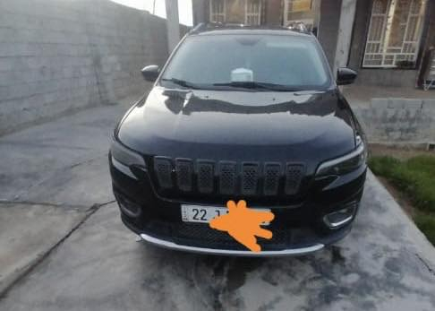 السلام عليكم للبيع سيارة ايرباكات سليمة
___________________________
♦️نوع السيارة:-جيب _شيروكي (بزون)
♦️الموديل:2020
♦️ ماشيه   -69 الف ميل 
♦️اللوحة:-  رقم اربيل 
  باسمي
مكينه 2400 
المواصفات 
1-شاشة صغيره
2-كامرة خلفيه
3_كشنات جلد
4-هند أبريك بصمة
5-كشافات زنون
6-لايت زنون
7-لد نهاري
8- اوتو ستوب 
9-ويل كب بلادي
10-بصمة تشغيل
11_بصمة أبواب
12-تحكم أستيرن 
13_حجم المحرك. 4 سلندر.                                             
14_داخل  اسود
رقم الهاتف   ***********
بي واتساب ***********
مكاني ديالى  السعر140 $بيها مجال الطيبين
