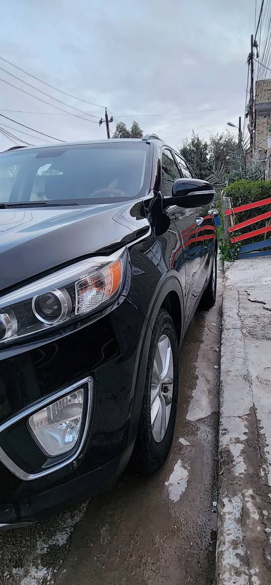 سورنتو امريكى موديل 2016
رقم نكليزي بسمي سعر سعر بلاش 145
سياره جديده كلش 
محرك 4سلندر 
سبعه راكب 
صور الحادث بل منشور معا سونار 
بيه جاملغ بدل حافت الباب صبغ 
مكاني بغداد الكماليه 
***********
***********
