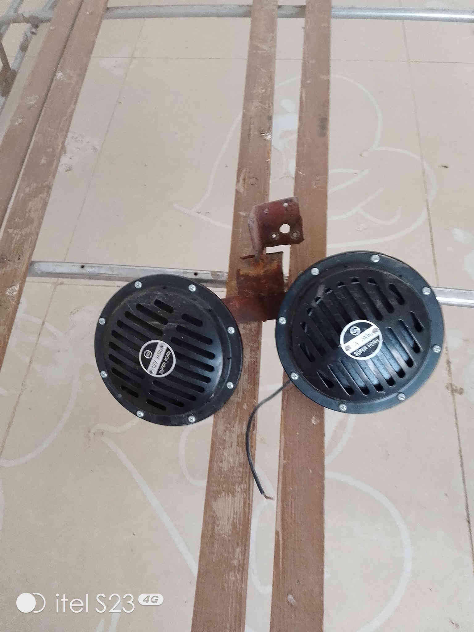 سلام عليكم سيبايه وهورن بوش البيع مكان ناصريه الغراف سعر 100مامتواجد عل فيس هاذه رقمي ***********
