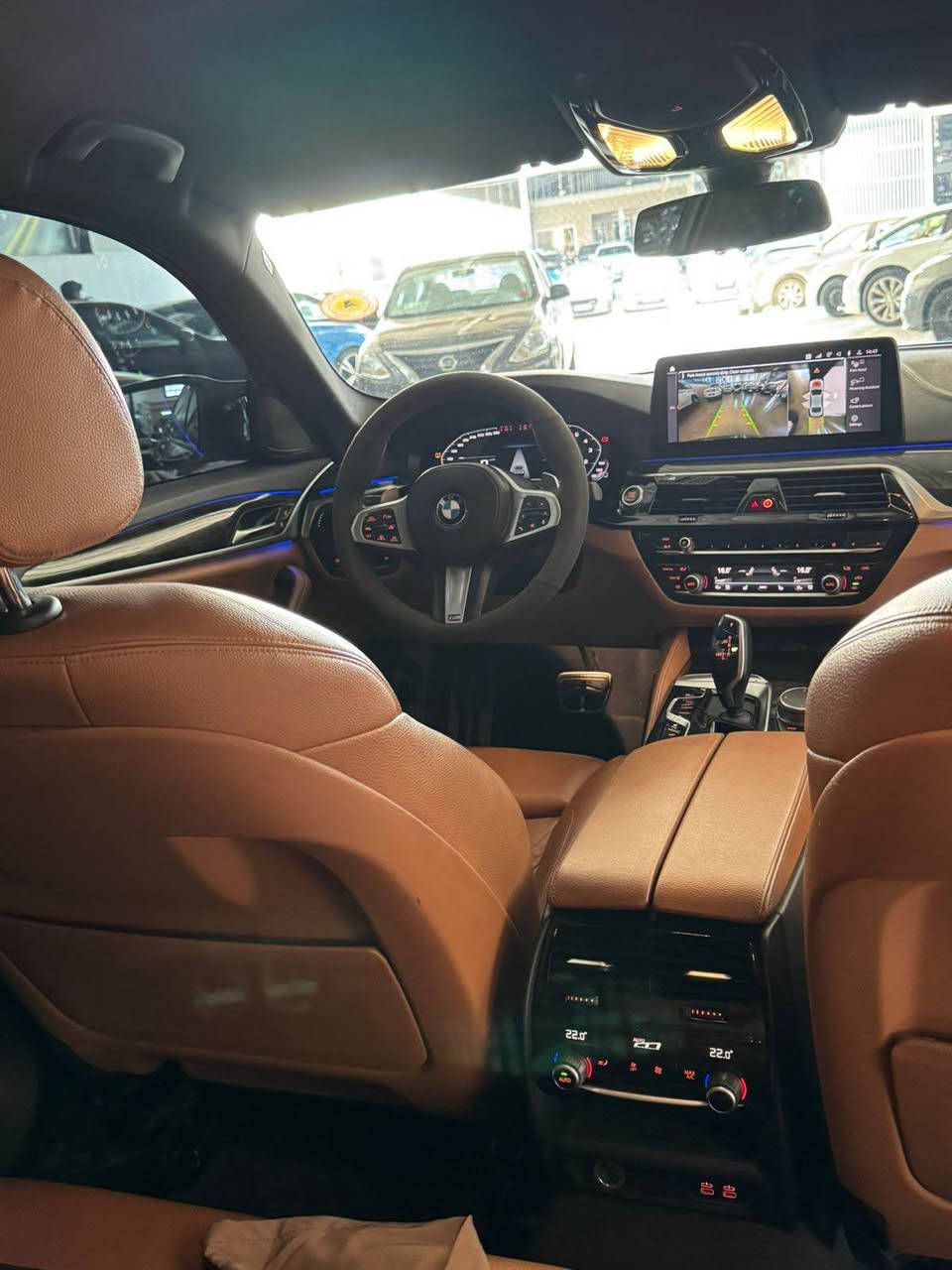 Bmw2021
رةنگي سمتي
سيارةكة ٥٣٠i
Mپاكيجي بيلادي
سيارةكة ٢سويج و كارتي بيلادية
داتاشوية
٥كاميرةية 
ناو قةيسي بيلادية 
كوشين ٧٤٠
رادار گةورة 
سيارةكة لوية بي سلايتة وةكي M5هاتية 
سيارةكة گير مةكينة بةشةرت نةكرايتةوة 
سيارةكة لة هةولير چاملغي بويتة سبوغ 
بونيتي كرايتة M5
بي ژؤري بي ارباك 
سيارةكة زؤر زؤر جوانة 
*********** أربيل, العراق
