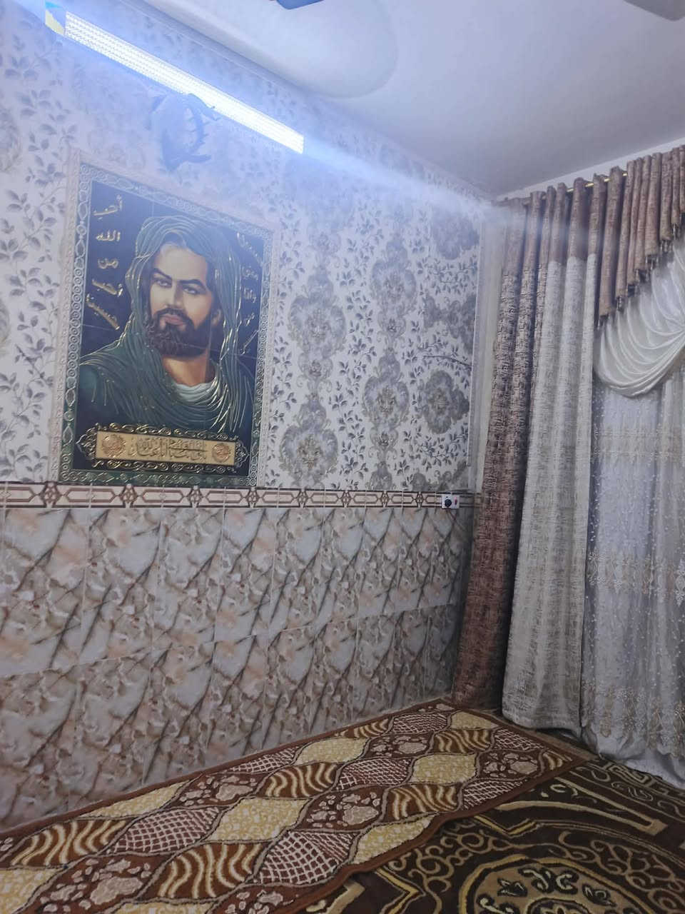 سلام عليكم بيت البيع سبب الوعود الكاذبه بيت 100 متر طابق ونص السعر 95 ام الكبر غزلان ابو درع مقابيل قطاع78 سند25 الرقم الاستفسار ***********
