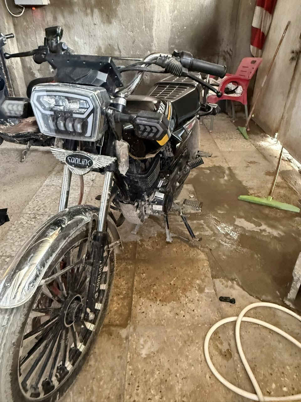 دراجه سونك ٥ كير جديده للبيع مكاني بغداد المشتل كفاله عامه الدراجه بعده على وضع الشركه  للتواصل هذا رقمي ***********
