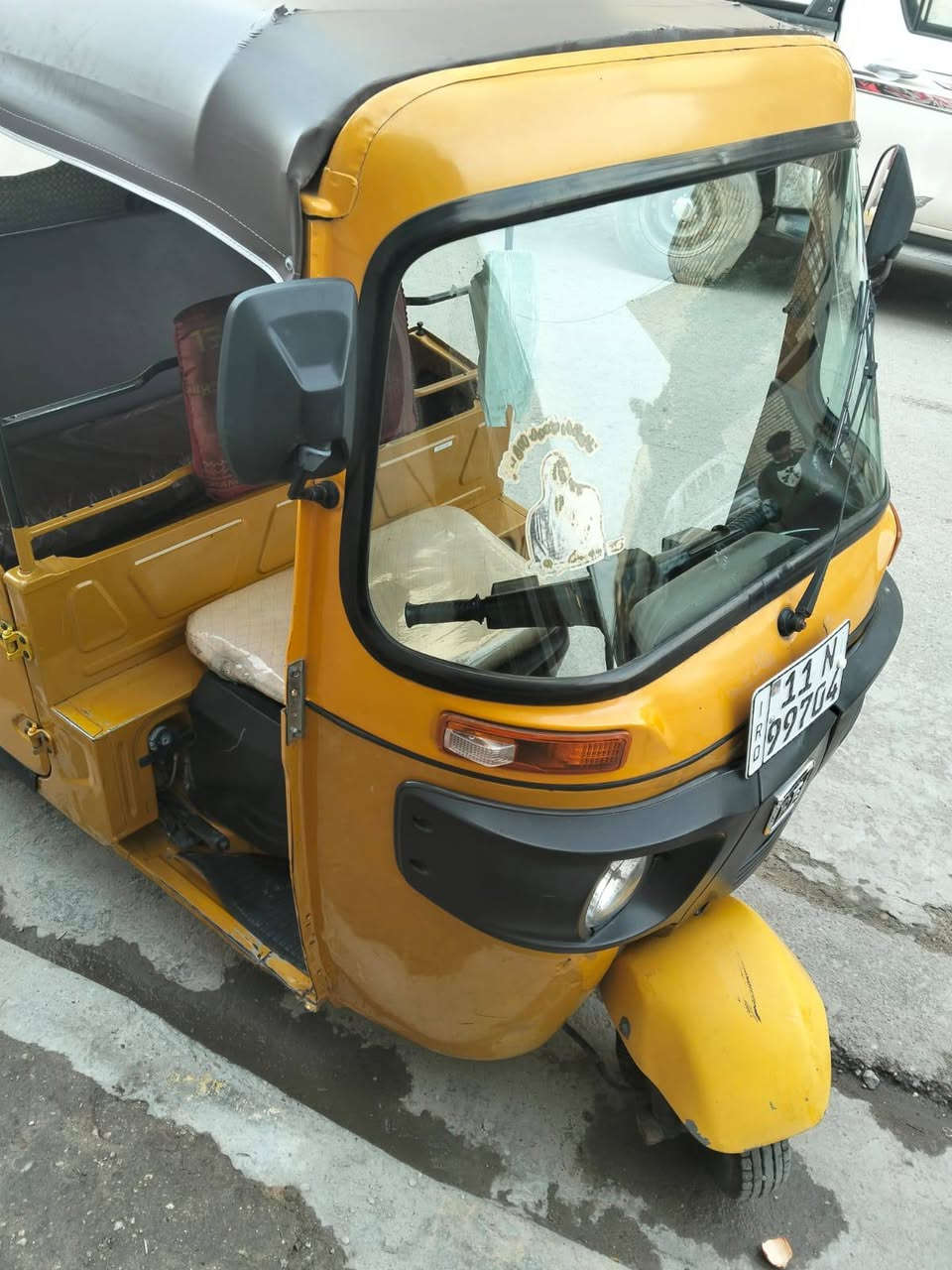 السلام عليكم تكتك للبيع 2021 مرقم بغداد وسنويه تجي وتشوف مكينتها خير من الله 
 لاتصال  ***********
