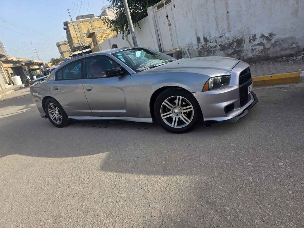 السلام عليكم
جارجر ١٤ بااسمي رقم بصره تحويل نفس اليوم احلى من الصور ضربته جوملغ وبنيد تبديل وبيه صبغ مكانات جراد تبريد كير مكينه حداديه وسط تخم تاير باتري  جدد مكان السياره السماوه الرميثه *********** السعر ١٣٥
