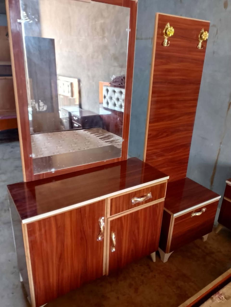 غرف نوم اخت الجديد مستعمله قليل السعر 450بيً مجال للطيبين


**إذا كنت صاحب هذا الإعلان وتريد حذفه لأي سبب، رجاءا أرسل رسالة إلى الدعم الفني**