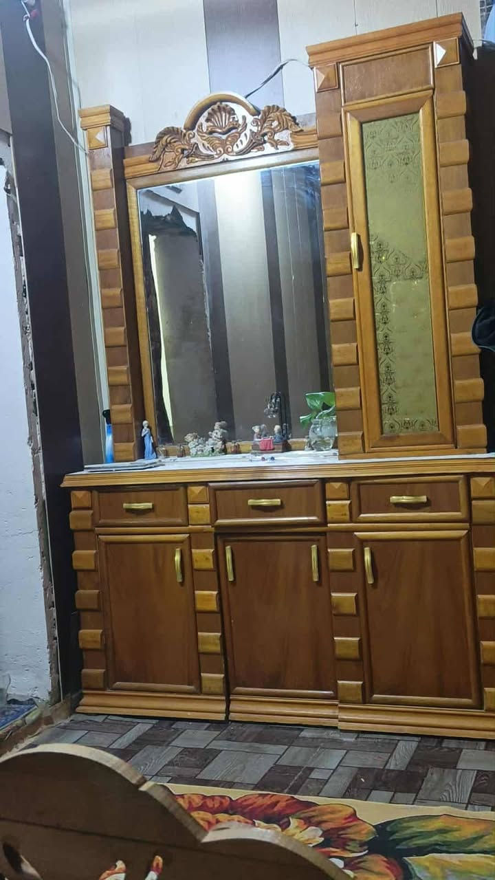 غرفه نجارة ضخمه وجديدة للبيع مليون و٦٠٠ وبي مجال للشراي ***********
