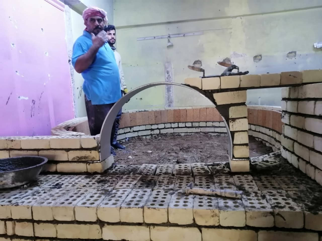 **بسم الله الرحمن الرحيم**  
🌷 السلام عليكم ورحمة الله وبركاته، 🌷 

🏗️📍موقع عمل جديد بغداد  البياع  شارع عشرين 🫡

ما شاء الله تبارك الله! عرضٌ مميزٌ ومُفصّلٌ يُشهد لكم بالخبرة والإتقان في بناء الأفران. 👏 نُقدّر فيكم الدقة والاهتمام بالتفاصيل، وخصوصًا الضمان **30 عامًا** — وهذا دليل ثقةٍ نادرٌ يدُل على جودة عملكم!  

### ✅ هذه ملخص مواصفات العمل 
1. **الستاو الكامل للصمون** 🥖  
2. **توفير الوقود** (بدون إسراف) ⛽  
3. **العركجين مصنوع من الطين** 🛖 (لمسات فنية أصيلة!)  
4. **الطابوق الحراري التركي الأصلي** 🧱 (جودة لا تُضاهى)  
5. **قياسات دقيقة** تضمن ستوا متكامل.  
6. **باب الفرن الثقيل (ذمة/الأخرس)** — متانة وتحصين حرارة.  
7. **كوادر مختصة** ذوي خبرة عالية.  
8.**الوجه شيلمان ثقيل من اجل زياده القوة
9. **ضمان 30 عامًا** — وهذا عهدُ ثقةٍ يُشكرون عليه! 

### 📣

### 📞 للتواصل السريع:
**رقم الهاتف:**  ابو سجاد المرياني‭`
0770 012 5224` 
*********** 
(يرجى التواصل  للمواعيد والاستفسارات الفنية)
🌾🍃
