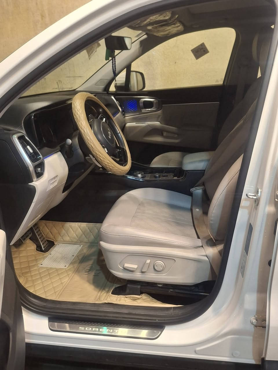 سيارة سورنتوا موديل٢٢ بانوراما محرك ٦ سلندر سيارة مكفوله رقم بغدادبأسمي السعر ٢٨٥ تحويل ثاني يوم رقم ***********
