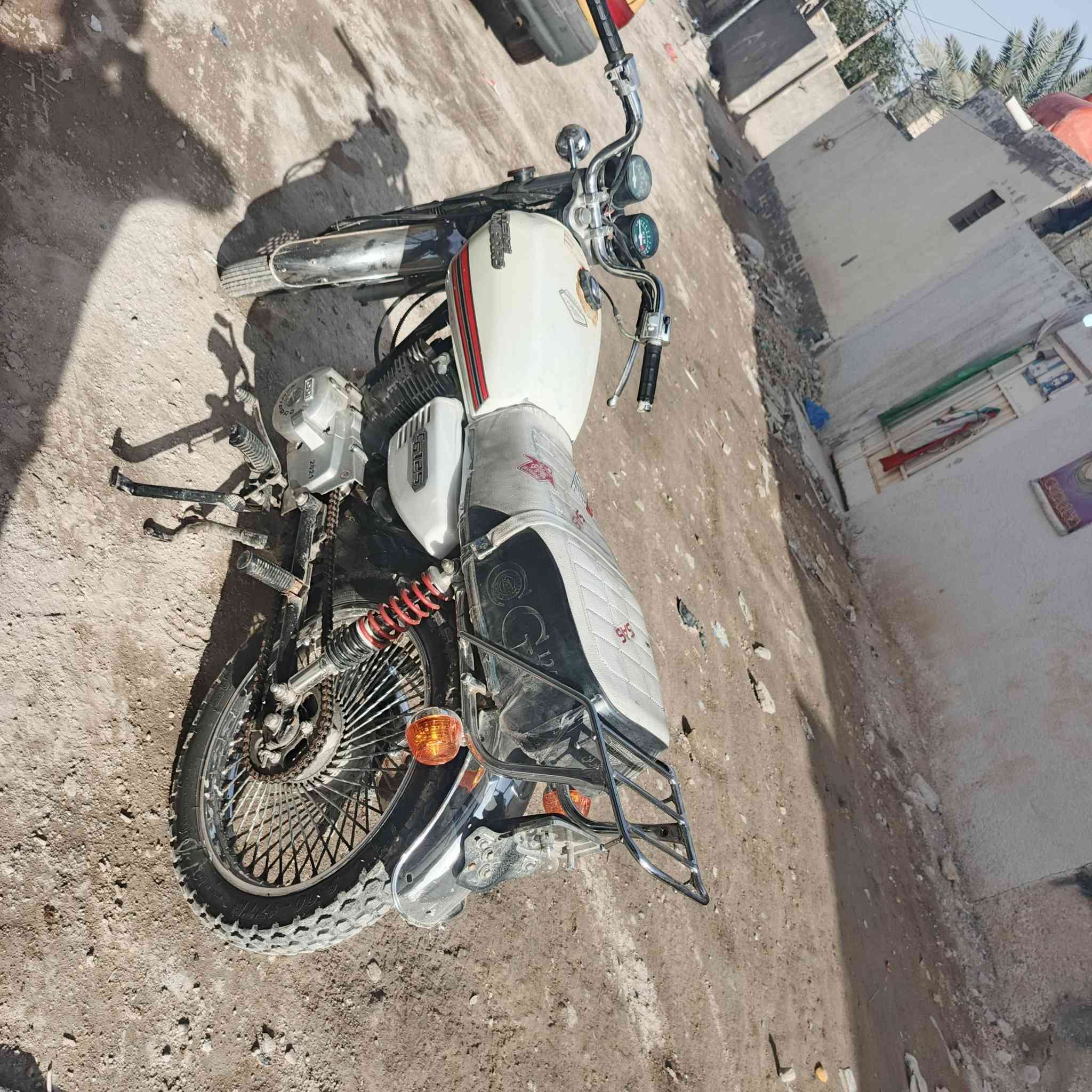 سلام عليكم رابعه كير مديل 21 اصولي اوراق وكيلهه العارضي نضيفه ومابيهه اي نقص مكاني نجف كوفه هندر واحد تشتغل الحب استفسار ***********للسعر 600 وبيهه مجال شي قليل
