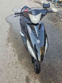 للبيع ماكس ياباني مضلع مامفتوحه نضيفه شوفت عينك ب500 وبيها مجال 078254...