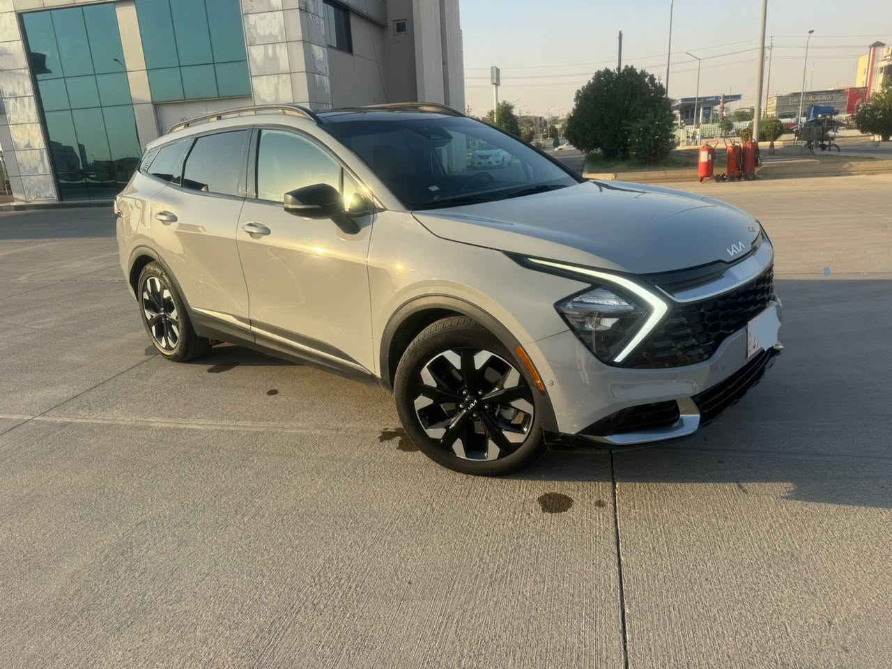 كيا سبورتج موديل 2023 بلاك ادشن X.Line
لون السيارة سمنتي احلا و ارغب لون بالسوك

ماشیه 60 الف

2500 محرك

مواصفات السياره فول وبانوراما

1 - بصمة  وتشغيل عن بعد 

2- كشنات جلد بقلاوة.

3- كشنات كهرباء

4- تدفئة بالكشنات

5- شاشة  كبيرة دجتل قطعة كاملة 

6 - رادارات امامية خلفيه جانبية

7- قيادة ذاتية

8- توقف ذاتي

9- اشاير بلمري

10- فور ويل

11- درایف مود

12- اوتو هولد

13- اوتو ستوب

14- كاميرا دوارا

15- نظام نزول المنحدارت

16- سايد بريك بصمة

17- مانع انزلاق

18- لايت لد

19- شاحن وايرلس

20- حساسات خلفية

21- لد نهاري

22- تبريد قطعتين

23- بانوراما
السيارة فول مواصفات 
سیاره بيها صندوق صبغ وجاملغ خلفي جهة السائق وجاملغ امامي جهة السكن جاي كلير امريكا 
سيارة رقم جاهز رقمها اربيل
للتواصل ***********
