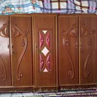 لبيع صندوق سعر 200 الف هدا رقمي 07515105825