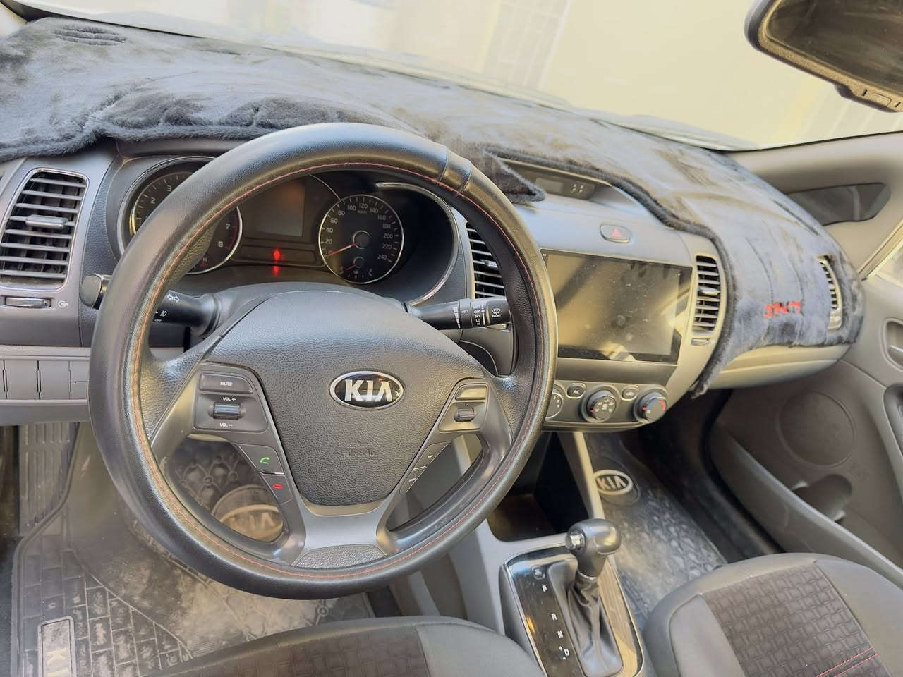 السلام عليكم
للبيع سيراتو موديل ٢٠١٨
محرك ٢٠٠٠ 
فتحة
لد نهاري
تحكمات مقود
مري شفط 
رقم اربيل 
بيهه صبغ دور الجاملغ خلف السائق 
للاستفسار 
*********** 
السعر ١٤٥ قابل للتفاوض
