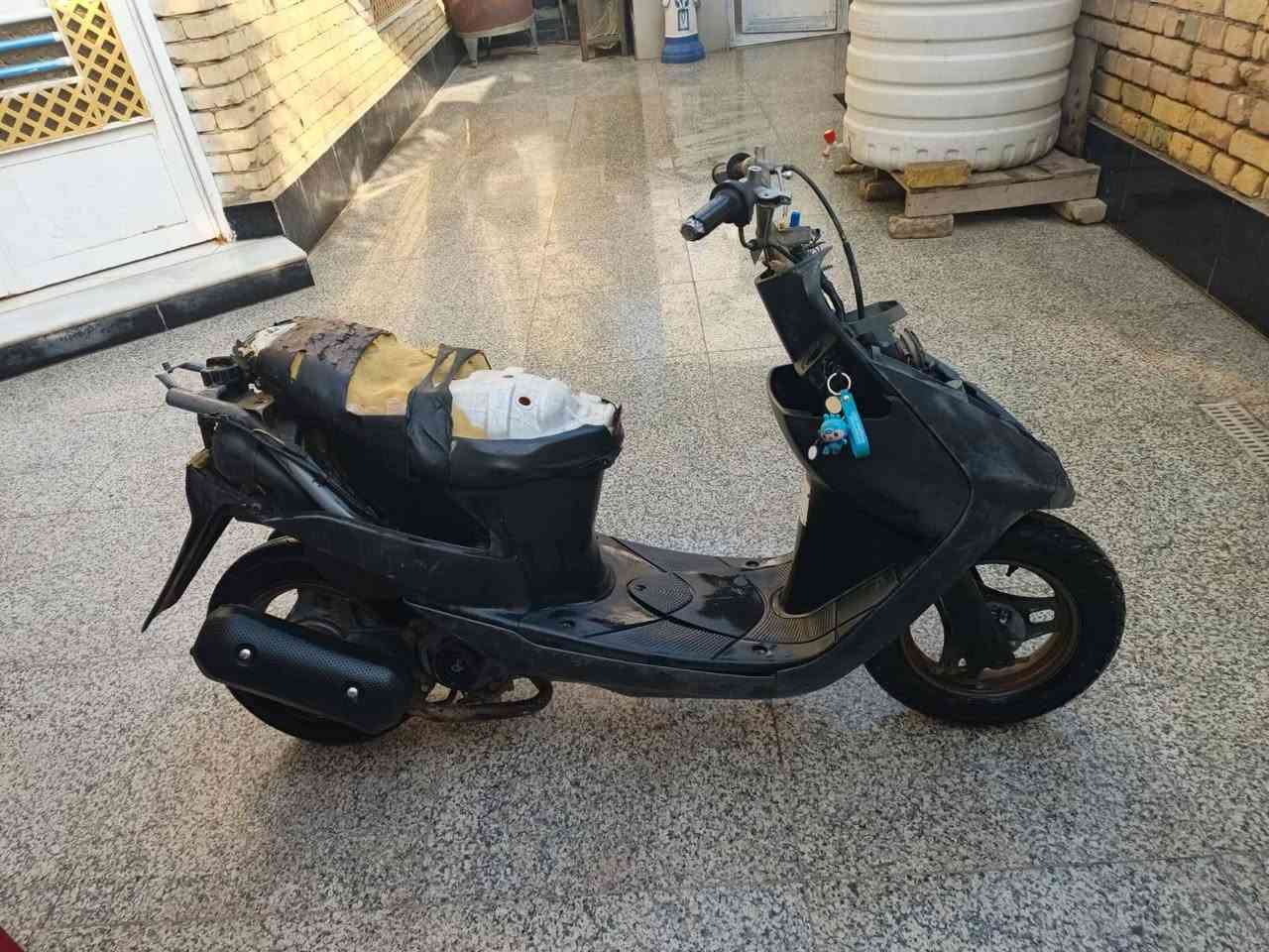 سلام عليكم 
ذبانه ساسوكي للبيع 
مفتوح بيه بوش وبستم 
دراجه شلعه ومعدل مكينه ناعمه 
كفراته موجوده لون اسود 
السعر 150
وبيه مجال للطيبين


**إذا كنت صاحب هذا الإعلان وتريد حذفه لأي سبب، رجاءا أرسل رسالة إلى الدعم الفني**