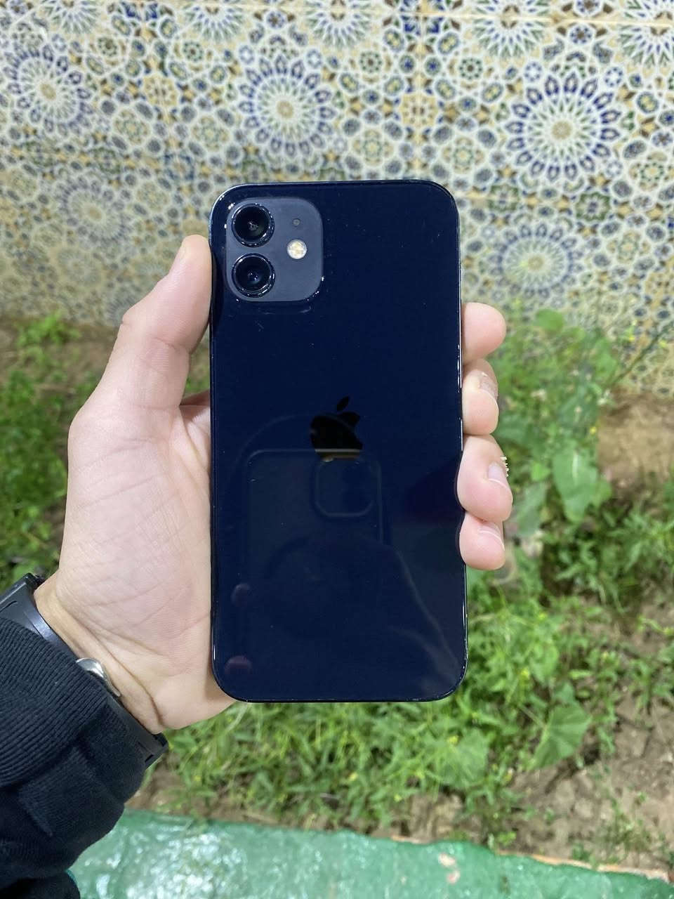 ايفون 12
جهاز نضيف كلشي ما مبدل بي 
وضع شريكه 
بطاريه 80
دبل سيم 
يرهم مراوسه 
***********
