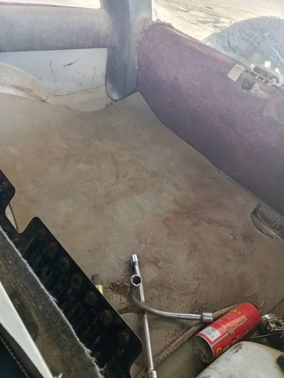 سلام عليكم سيارة بلايزر موديل ٩١مكفولة مكينة وكير سنوية 2028رقم كربلاء مداور ثاني يوم  سعر 33بيهة مجال مكاني النجف خان النص عمود 620،، ***********
