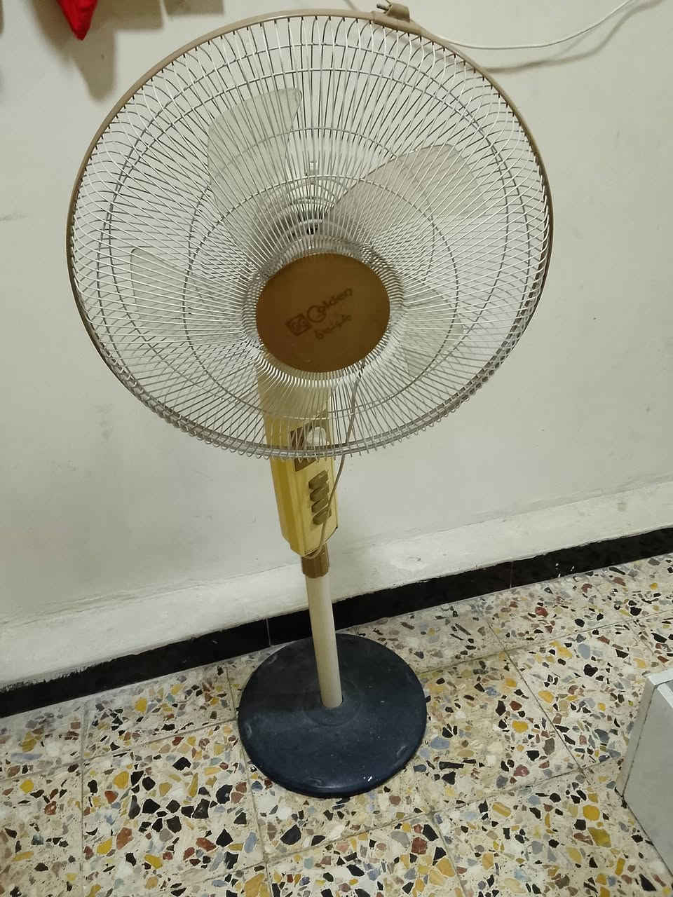 سماعات  ثنين وحجله طفل جديده  وصوبه ومروحه عامودي للبيع الإمكان الأمين الثانيه ***********
