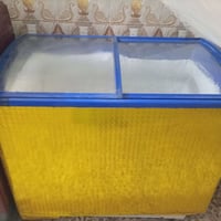 مجمدة عارضة • ١٤ قدم • نضافة