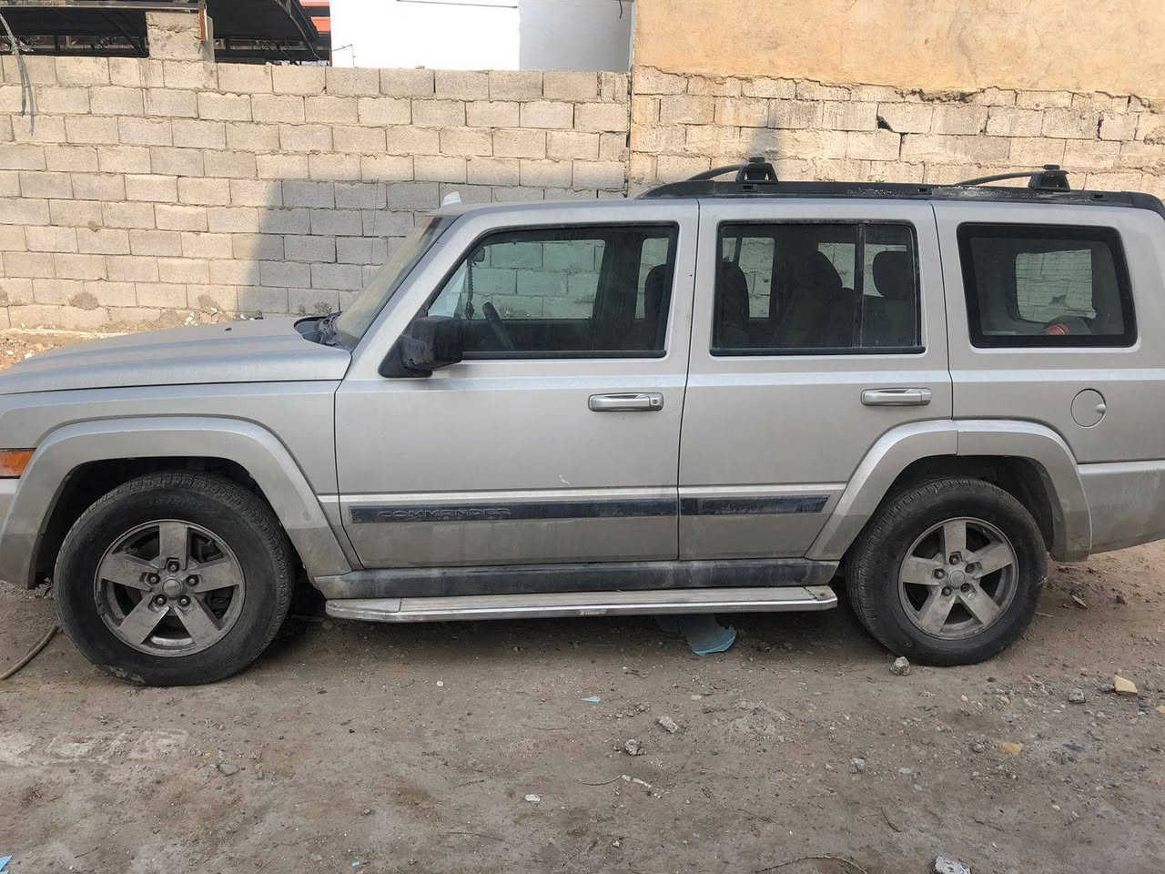 السلام عليكم جيب كوماندر للبيع موديل 2007محرك6سلندر 3.7
رقم السياره بغداد المكينة  گايمه بيها صبغ فقط الجاملغ الامامي الايمن السعر 75 ورقة
مكان السيارة تكريت 
 للأستفسار***********  
***********
