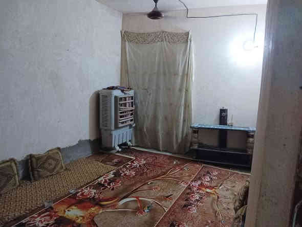 بيت للبيع المساحه 100 السعر 17 موقع البيت حي الزهراء على شارع الشريفات ***********
