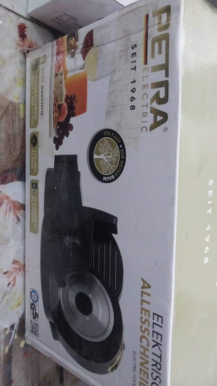 السلام عليكم  من رخصت الدمن شباب غراض باله برخص التراب القطعه ٣ وذا كلهن ٢  ٥ الف *********** واتساب
