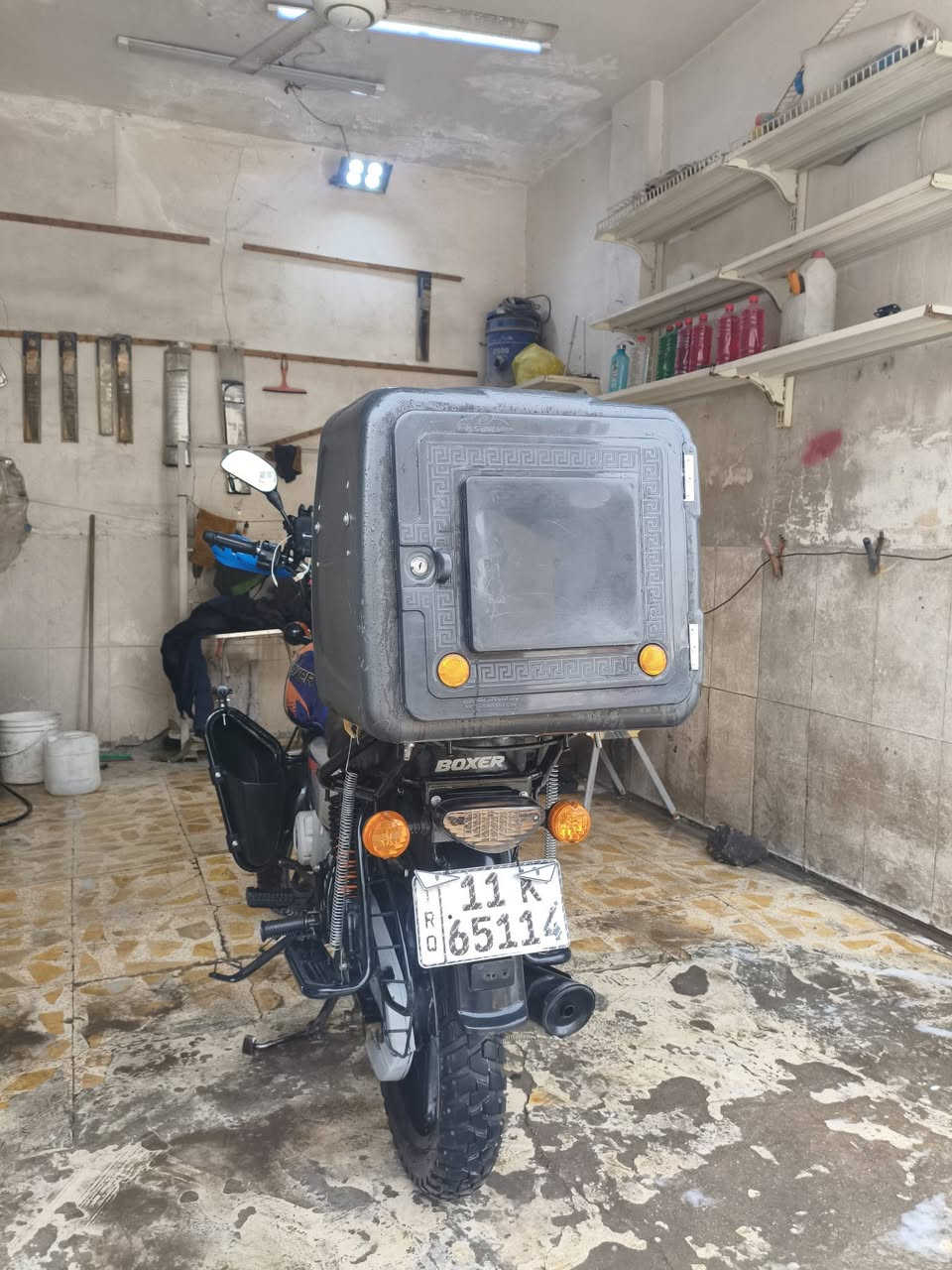 دراجه بوكسر 22 لون ازرق دراجه كامله مکلمه تنكر سلف وتطلع مناقصه اي شي وياها صندوك وخوذه وكماليات ب 2500
وبيه مجال

*********** بغداد الغزالية

هذه جديده ورقمه بغداد انكليزي تحويل باي مكان وباي وقت
