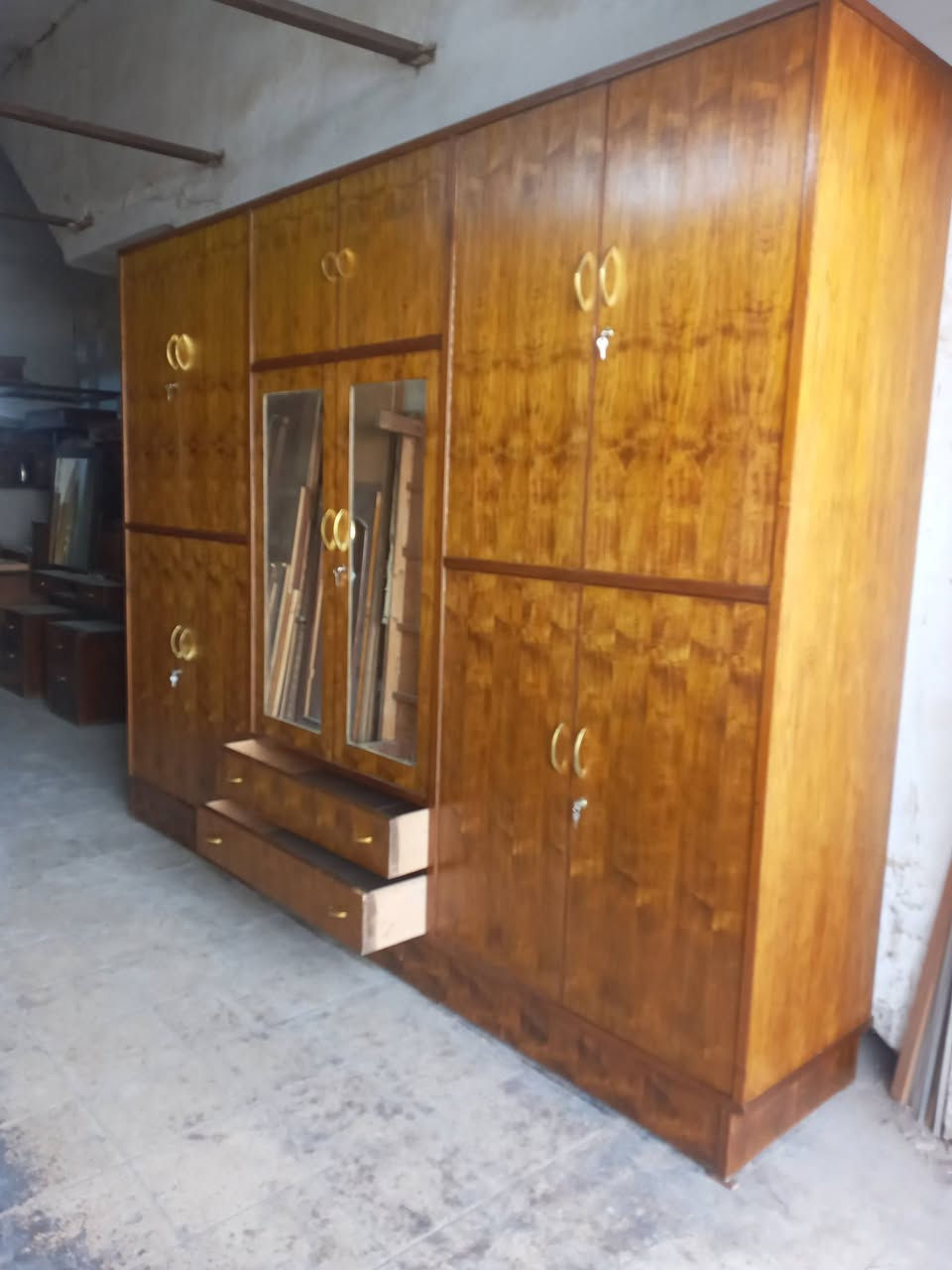 كنتور ملحق 6 ابواب صاج تزكام مستعمل ارتفاع مترين و50 سم عرض 3 امتار و20 سم عمق 60 سم السعر 500 وبي مجال العنوان بغداد حي الإعلام الشباب نهاية شارع سوق اميمه  صيدلية نور الشباب قرب النادي التجاري  موبايل عراقنا وتساب بي 
*********** 
***********

يوجد شدو توصيل غير مجاني داخل بغداد فقط
