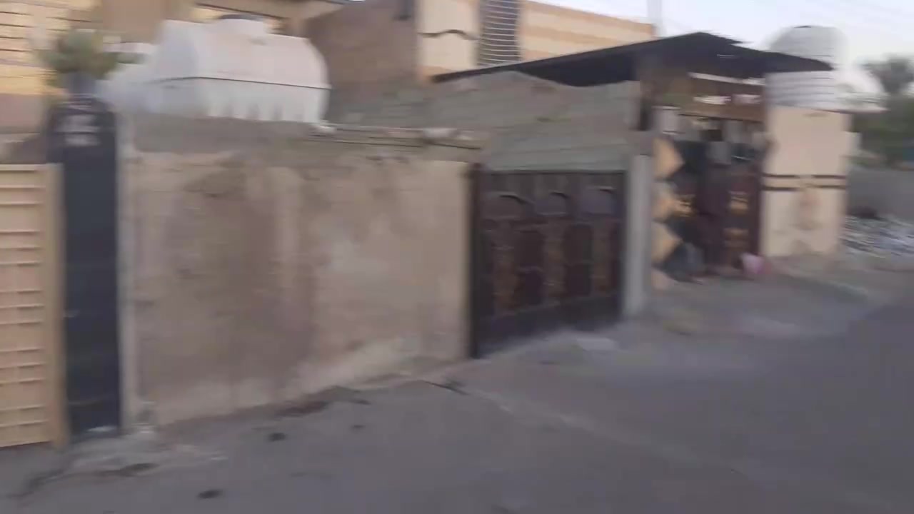 بيت زراعي 25مساحته 200 قرب الحسينيه سواعد سقفه عكاده ***********بس واتساب
