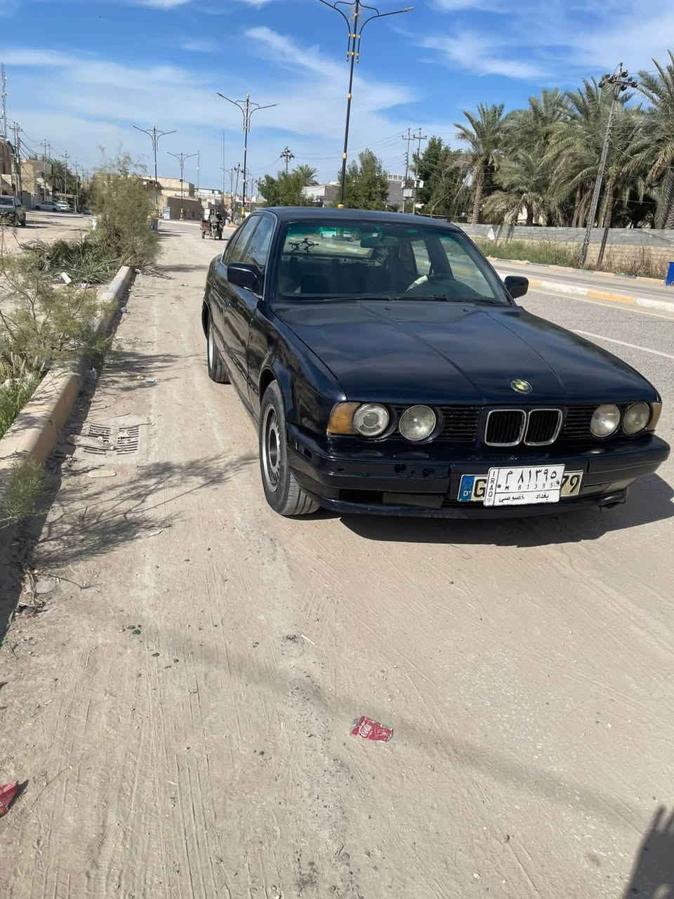 السلام عليكم 
بيم 525 اصل سيارة خير من الله كير محرك صافي
حدادية جديد السيارة كاملة مكاني كربلاء 
السعر 43
 الرقم ***********
